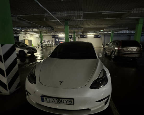 Белый Тесла Модель 3, объемом двигателя 0 л и пробегом 108 тыс. км за 15700 $, фото 3 на Automoto.ua