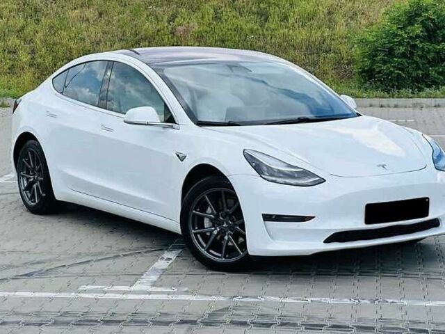 Белый Тесла Модель 3, объемом двигателя 0 л и пробегом 76 тыс. км за 12400 $, фото 2 на Automoto.ua