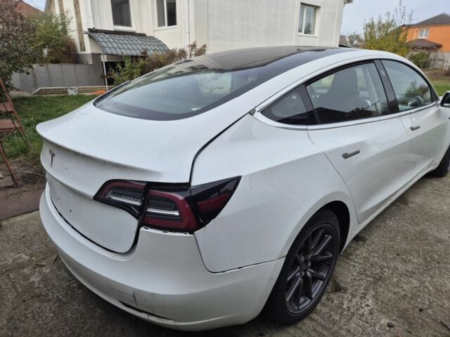 Білий Тесла Модель 3, об'ємом двигуна 0 л та пробігом 48 тис. км за 11800 $, фото 3 на Automoto.ua