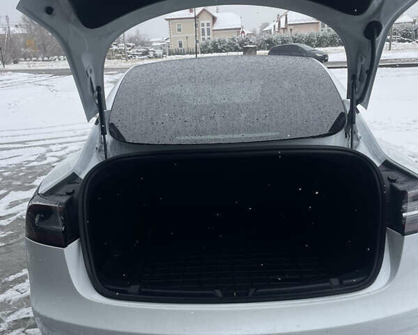 Белый Тесла Модель 3, объемом двигателя 0 л и пробегом 105 тыс. км за 18500 $, фото 23 на Automoto.ua