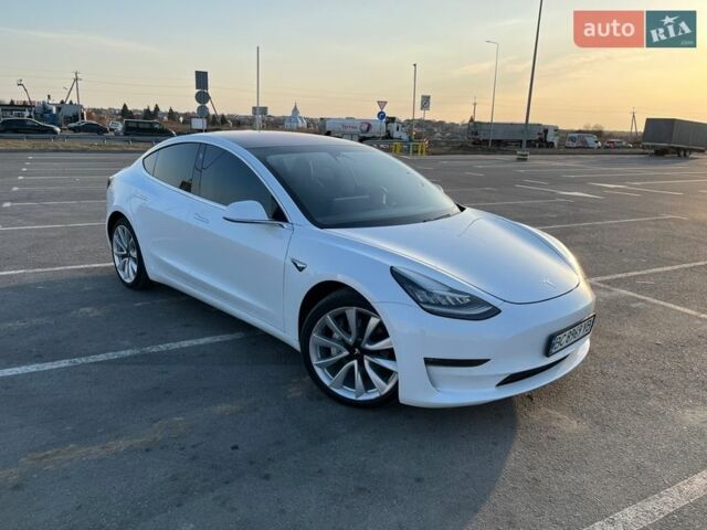 Білий Тесла Модель 3, об'ємом двигуна 0 л та пробігом 95 тис. км за 17200 $, фото 1 на Automoto.ua