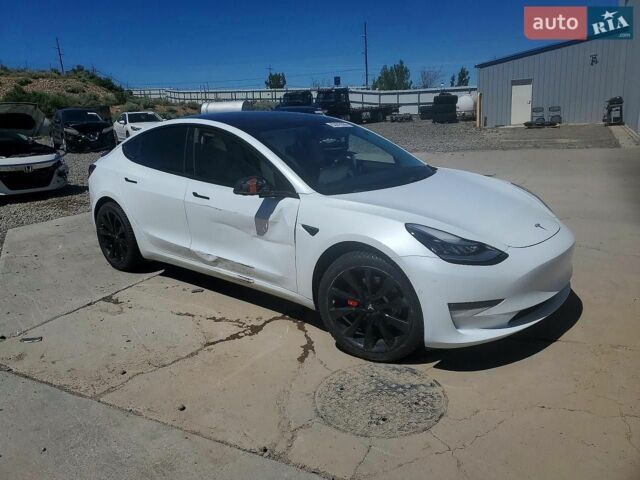 Белый Тесла Модель 3, объемом двигателя 0 л и пробегом 123 тыс. км за 6500 $, фото 3 на Automoto.ua