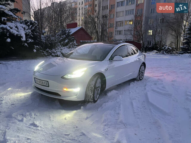 Белый Тесла Модель 3, объемом двигателя 0 л и пробегом 106 тыс. км за 19000 $, фото 2 на Automoto.ua