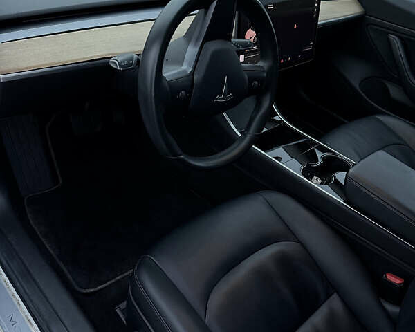 Белый Тесла Модель 3, объемом двигателя 0 л и пробегом 42 тыс. км за 18900 $, фото 10 на Automoto.ua