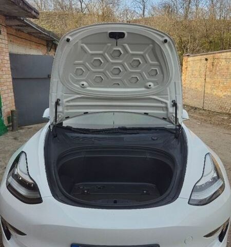 Білий Тесла Модель 3, об'ємом двигуна 0 л та пробігом 160 тис. км за 17000 $, фото 32 на Automoto.ua