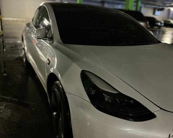 Белый Тесла Модель 3, объемом двигателя 0 л и пробегом 108 тыс. км за 15700 $, фото 1 на Automoto.ua