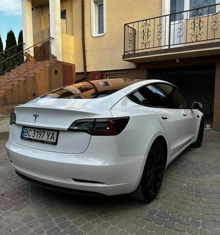 Белый Тесла Модель 3, объемом двигателя 0 л и пробегом 124 тыс. км за 17100 $, фото 4 на Automoto.ua