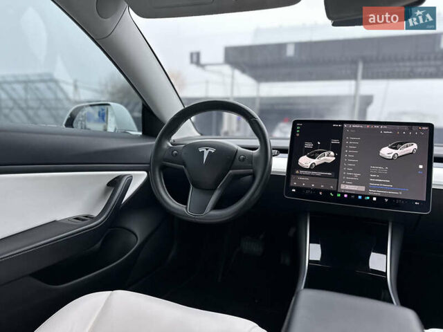 Білий Тесла Модель 3, об'ємом двигуна 0 л та пробігом 118 тис. км за 14999 $, фото 87 на Automoto.ua