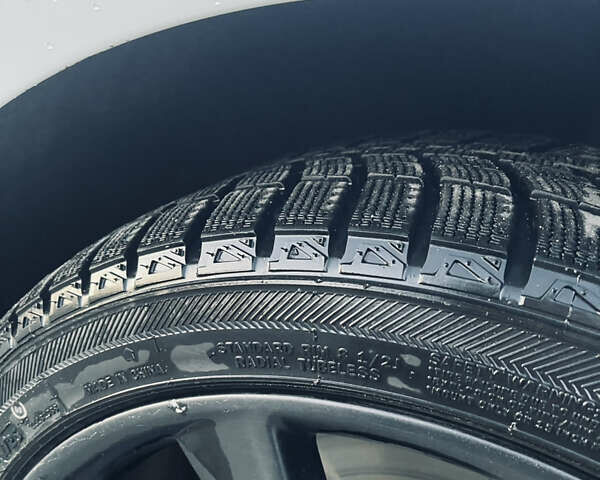 Білий Тесла Модель 3, об'ємом двигуна 0 л та пробігом 172 тис. км за 16500 $, фото 29 на Automoto.ua