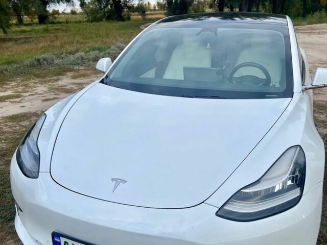 Тесла Модель 3 2018 у Харкові на Automoto.ua Білий Тесла Модель 3, об'ємом двигуна 0 л та пробігом 221 тис. км за 17500 $, фото 2 на Automoto.ua