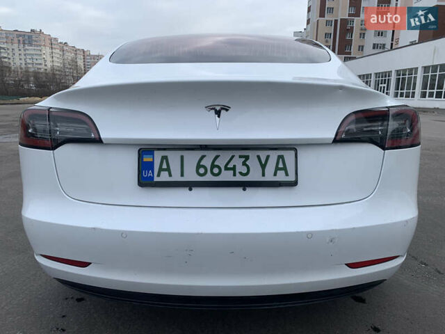 Тесла Модель 3 2018 у Києві на Automoto.ua Білий Тесла Модель 3, об'ємом двигуна 0 л та пробігом 65 тис. км за 15300 $, фото 10 на Automoto.ua