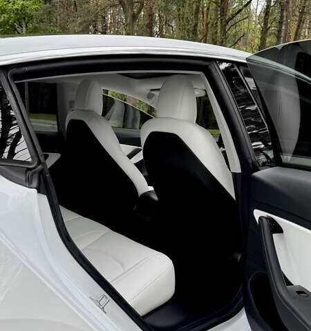 Тесла Модель 3 2018 у Львові на Automoto.ua Білий Тесла Модель 3, об'ємом двигуна 0 л та пробігом 60 тис. км за 17700 $, фото 18 на Automoto.ua