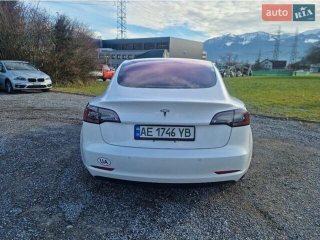 Білий Тесла Модель 3, об'ємом двигуна 0 л та пробігом 150 тис. км за 17500 $, фото 4 на Automoto.ua