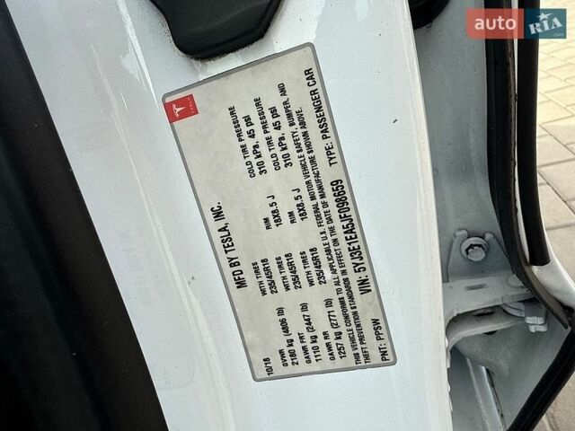 Белый Тесла Модель 3, объемом двигателя 0 л и пробегом 230 тыс. км за 12900 $, фото 36 на Automoto.ua