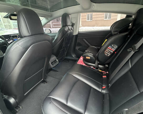 Белый Тесла Модель 3, объемом двигателя 0 л и пробегом 78 тыс. км за 18000 $, фото 9 на Automoto.ua