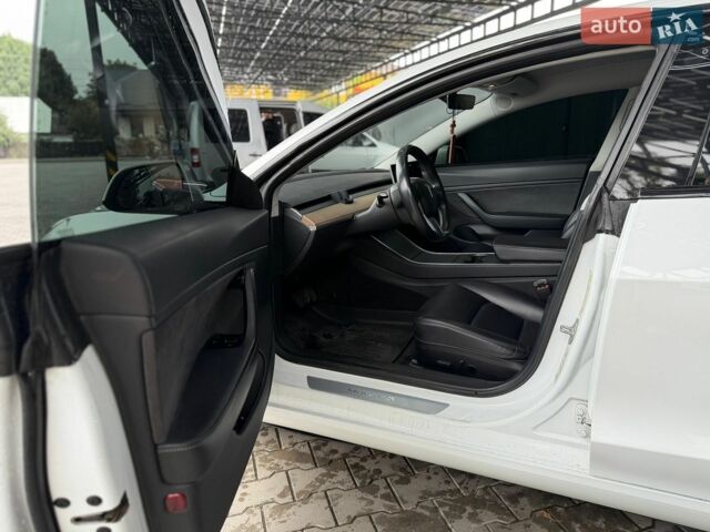 Білий Тесла Модель 3, об'ємом двигуна 0 л та пробігом 157 тис. км за 18500 $, фото 13 на Automoto.ua