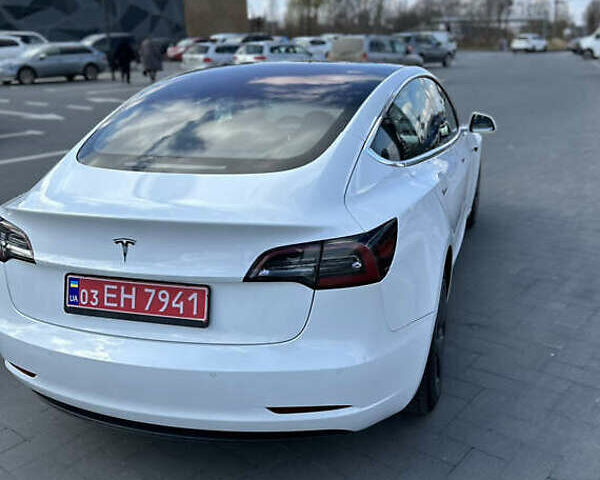 Білий Тесла Модель 3, об'ємом двигуна 0 л та пробігом 44 тис. км за 14600 $, фото 2 на Automoto.ua