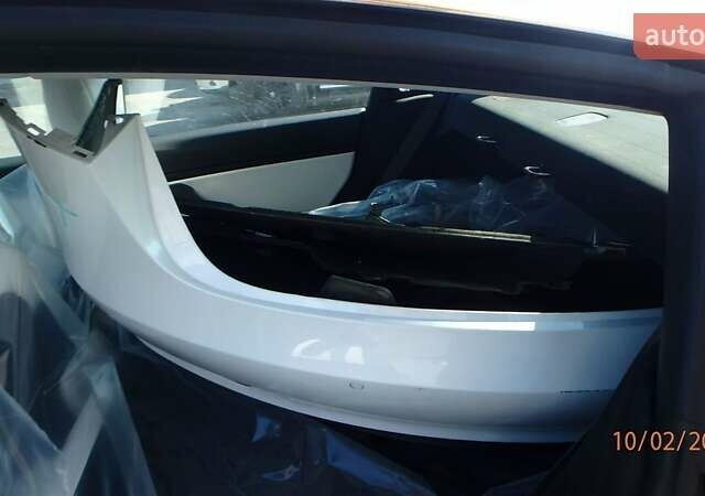 Белый Тесла Модель 3, объемом двигателя 0 л и пробегом 74 тыс. км за 15600 $, фото 11 на Automoto.ua