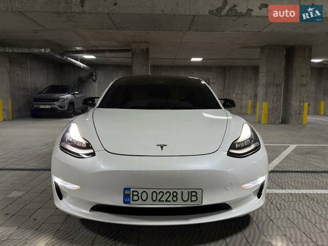 Белый Тесла Модель 3, объемом двигателя 0 л и пробегом 125 тыс. км за 19100 $, фото 27 на Automoto.ua