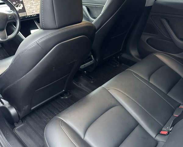 Белый Тесла Модель 3, объемом двигателя 0 л и пробегом 60 тыс. км за 17000 $, фото 8 на Automoto.ua