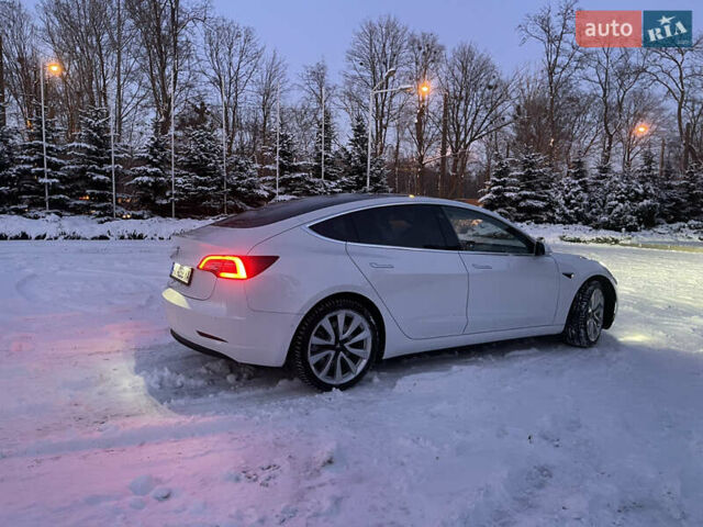 Белый Тесла Модель 3, объемом двигателя 0 л и пробегом 106 тыс. км за 19000 $, фото 5 на Automoto.ua