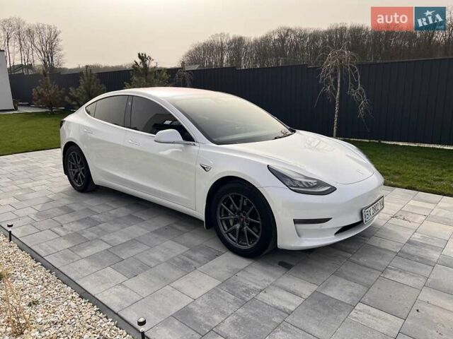Белый Тесла Модель 3, объемом двигателя 0 л и пробегом 132 тыс. км за 20100 $, фото 12 на Automoto.ua