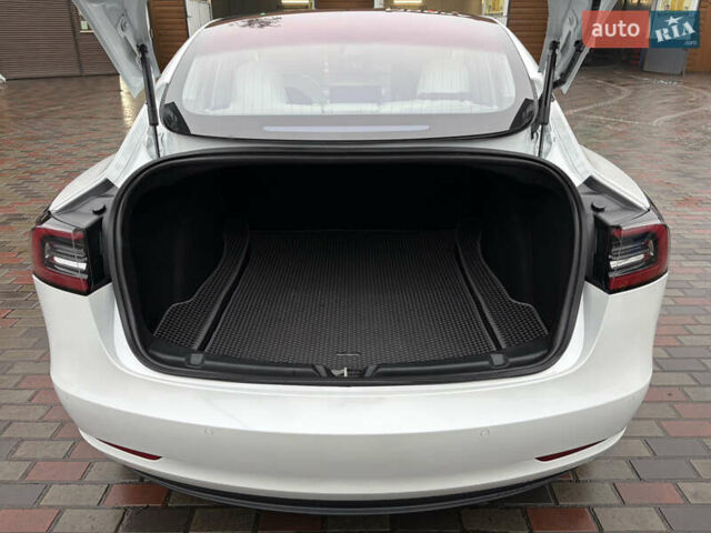 Білий Тесла Модель 3, об'ємом двигуна 0 л та пробігом 41 тис. км за 20000 $, фото 7 на Automoto.ua