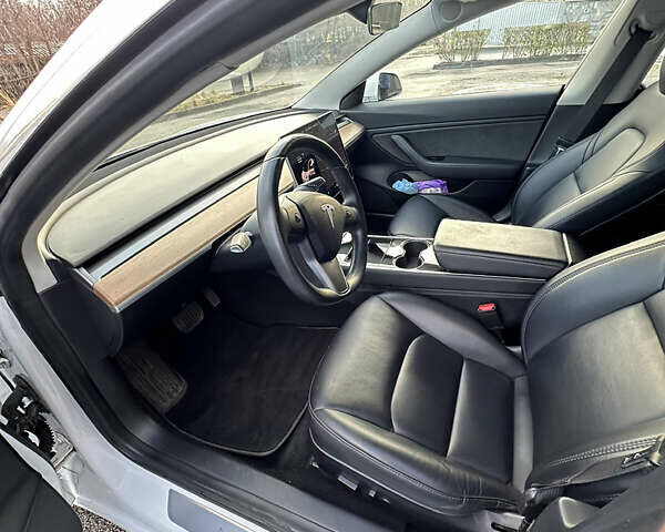 Белый Тесла Модель 3, объемом двигателя 0 л и пробегом 63 тыс. км за 17000 $, фото 10 на Automoto.ua