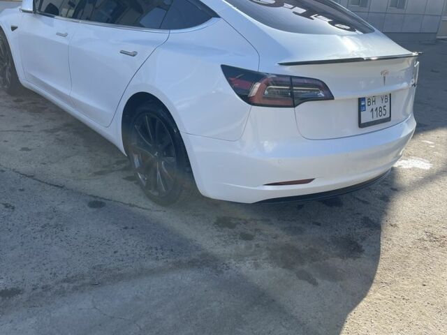 Білий Тесла Модель 3, об'ємом двигуна 0 л та пробігом 170 тис. км за 17000 $, фото 2 на Automoto.ua