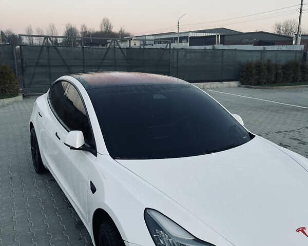 Білий Тесла Модель 3, об'ємом двигуна 0 л та пробігом 172 тис. км за 16500 $, фото 4 на Automoto.ua