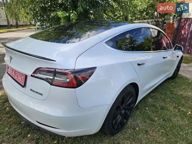 Белый Тесла Модель 3, объемом двигателя 0 л и пробегом 212 тыс. км за 16900 $, фото 4 на Automoto.ua