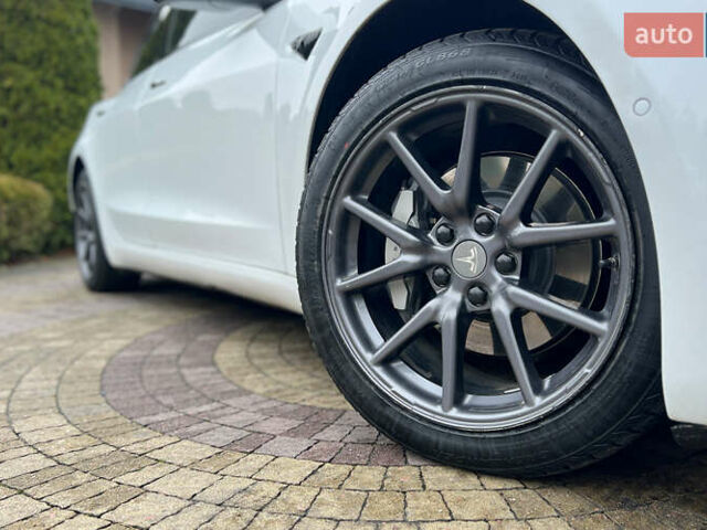 Белый Тесла Модель 3, объемом двигателя 0 л и пробегом 116 тыс. км за 17650 $, фото 21 на Automoto.ua