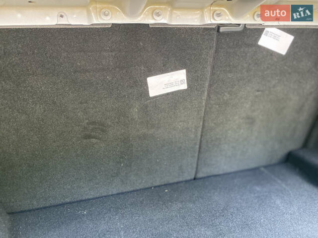 Белый Тесла Модель 3, объемом двигателя 0 л и пробегом 112 тыс. км за 18800 $, фото 12 на Automoto.ua