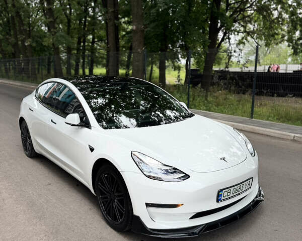 Белый Тесла Модель 3, объемом двигателя 0 л и пробегом 115 тыс. км за 18500 $, фото 2 на Automoto.ua