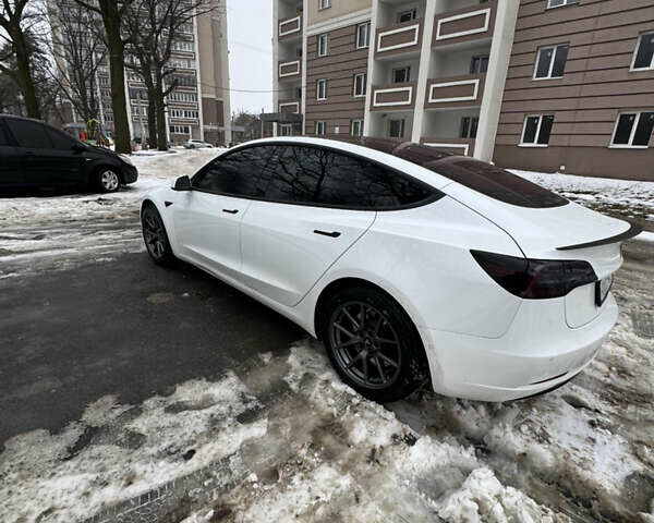 Белый Тесла Модель 3, объемом двигателя 0 л и пробегом 78 тыс. км за 18000 $, фото 4 на Automoto.ua