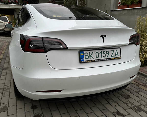 Белый Тесла Модель 3, объемом двигателя 0 л и пробегом 123 тыс. км за 16900 $, фото 9 на Automoto.ua
