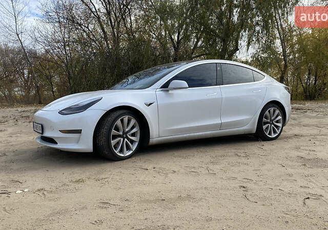 Белый Тесла Модель 3, объемом двигателя 0 л и пробегом 138 тыс. км за 17200 $, фото 4 на Automoto.ua