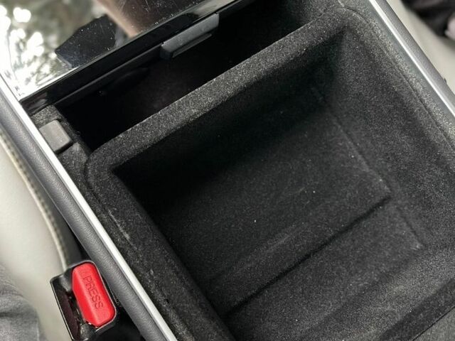 Білий Тесла Модель 3, об'ємом двигуна 0 л та пробігом 115 тис. км за 17450 $, фото 30 на Automoto.ua