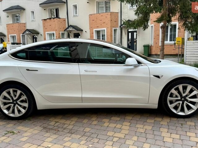 Белый Тесла Модель 3, объемом двигателя 0 л и пробегом 90 тыс. км за 15950 $, фото 16 на Automoto.ua
