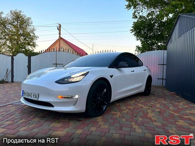 Белый Тесла Модель 3, объемом двигателя 0.26 л и пробегом 91 тыс. км за 19000 $, фото 3 на Automoto.ua