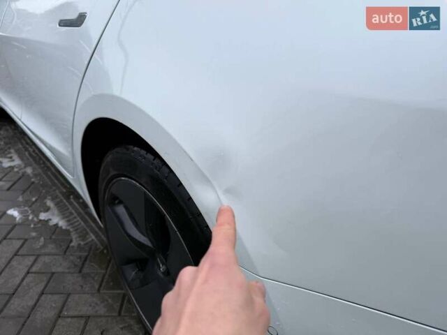 Білий Тесла Модель 3, об'ємом двигуна 0 л та пробігом 123 тис. км за 12800 $, фото 7 на Automoto.ua