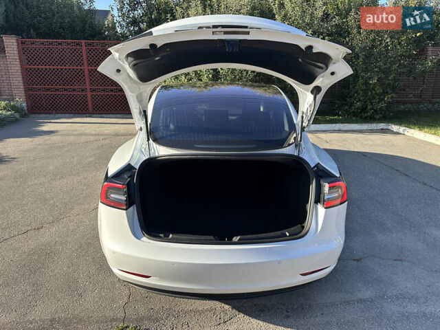 Білий Тесла Модель 3, об'ємом двигуна 0 л та пробігом 94 тис. км за 16800 $, фото 13 на Automoto.ua