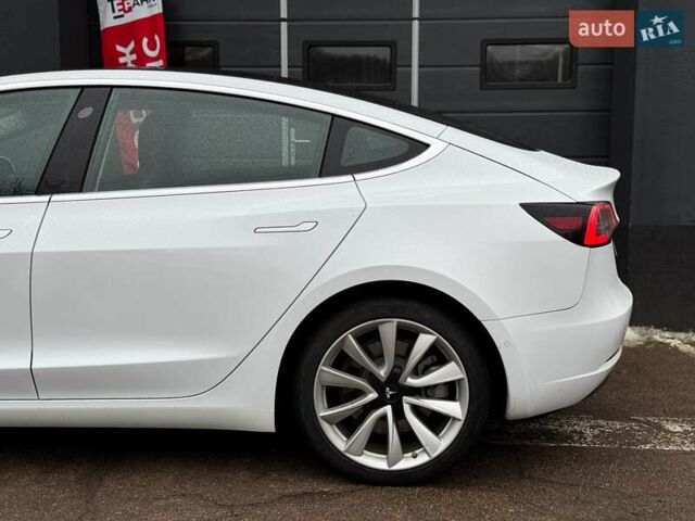 Білий Тесла Модель 3, об'ємом двигуна 0 л та пробігом 35 тис. км за 19500 $, фото 5 на Automoto.ua