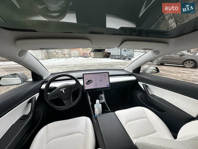 Белый Тесла Модель 3, объемом двигателя 0 л и пробегом 108 тыс. км за 17500 $, фото 29 на Automoto.ua