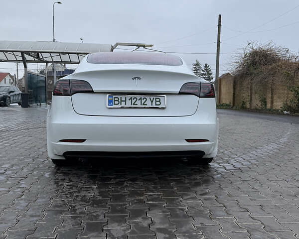 Білий Тесла Модель 3, об'ємом двигуна 0 л та пробігом 123 тис. км за 18000 $, фото 3 на Automoto.ua