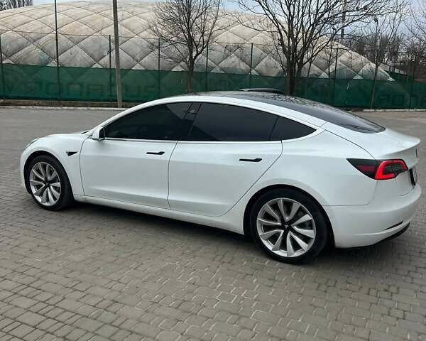 Белый Тесла Модель 3, объемом двигателя 0 л и пробегом 36 тыс. км за 16000 $, фото 10 на Automoto.ua