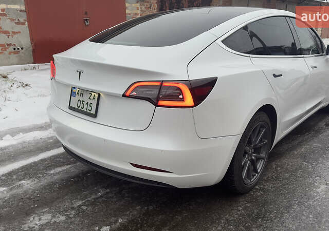 Белый Тесла Модель 3, объемом двигателя 0 л и пробегом 96 тыс. км за 25200 $, фото 31 на Automoto.ua