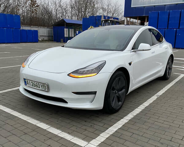 Белый Тесла Модель 3, объемом двигателя 0 л и пробегом 110 тыс. км за 17600 $, фото 13 на Automoto.ua