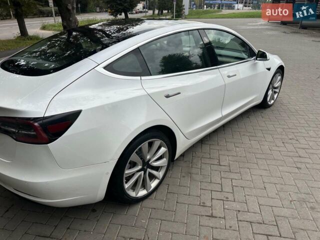 Белый Тесла Модель 3, объемом двигателя 0 л и пробегом 85 тыс. км за 16000 $, фото 7 на Automoto.ua