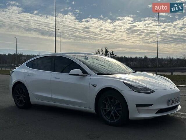 Белый Тесла Модель 3, объемом двигателя 0 л и пробегом 85 тыс. км за 17300 $, фото 7 на Automoto.ua